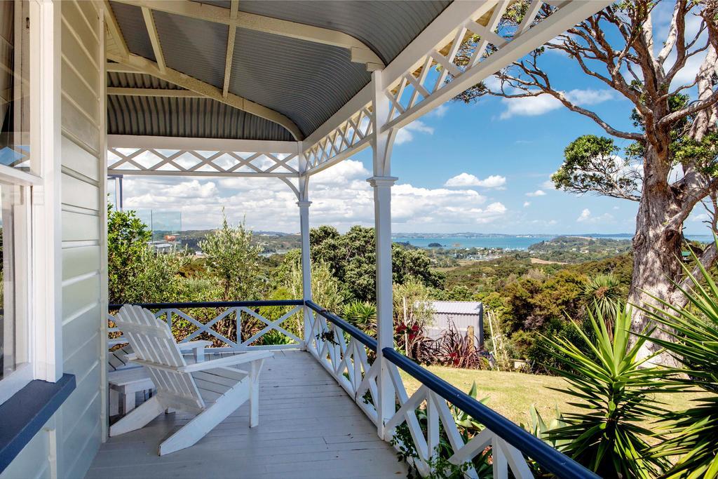 Crescent Villa - Stay Waiheke Ostend Extérieur photo